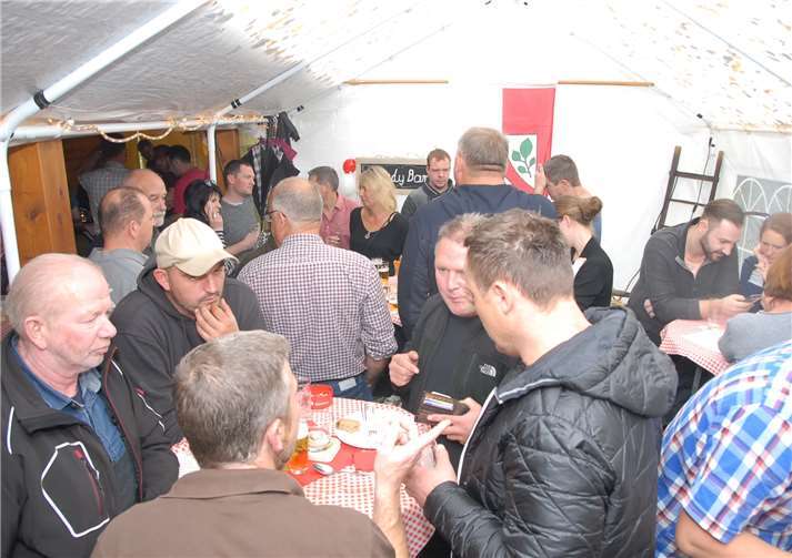 Deftiges in der Grillhütte am Iserbach 