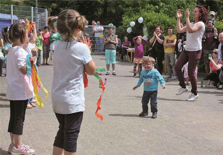 Disco–Tanzalarm Gruppe begeisterte das Publikum 