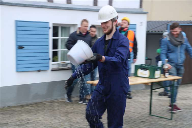 „In memoriam Notre Dame“ als schönste Karre ausgezeichnet 