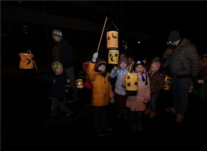 Kinder zogen durch den Ort 