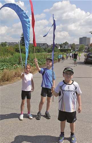 Schulkinder laufen für Kinder in Ruanda 
