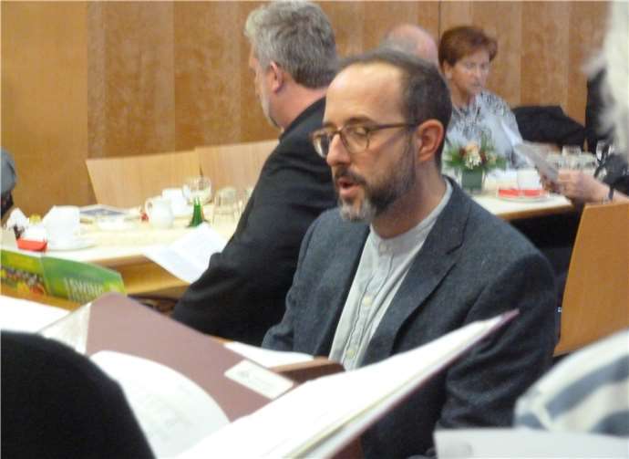 Senioren zum Singen gebracht 