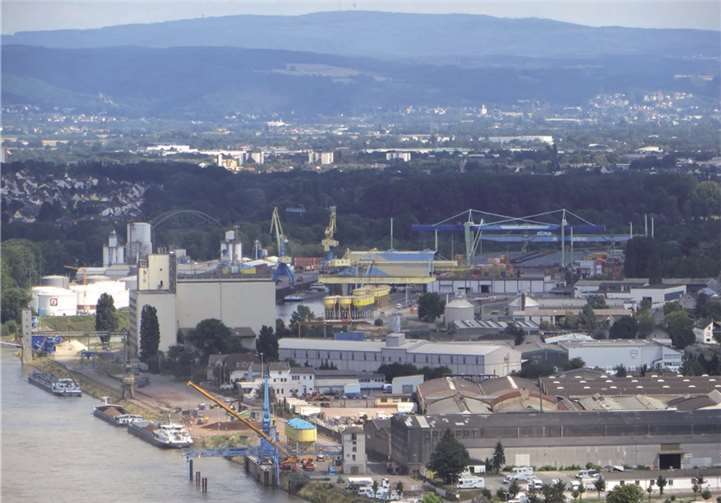 Rheinhafen ist das „Tor zur Welt“