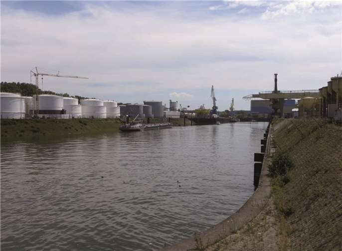 Rheinhafen ist das „Tor zur Welt“ 