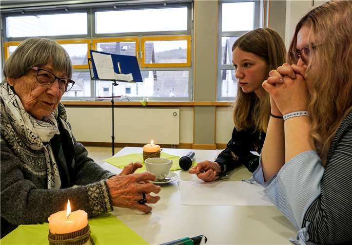 Schüler/innen einer zehnten Klasse wandelten auf den Spuren Jehuda Bacons 