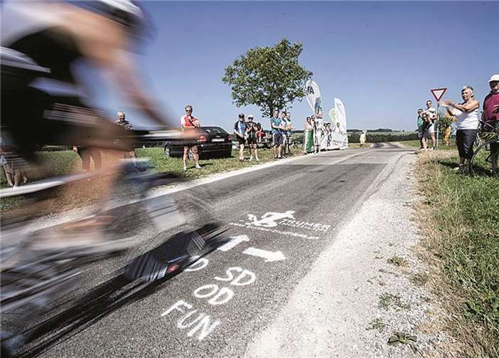 Der etwas andere Trainingslauf - Pit erfolgreich beim Trumer Triathlon 