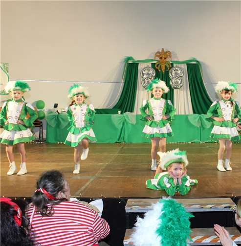 5/4 Damen Burgbrohl waren Gastgeber beim närrischen Treffen 