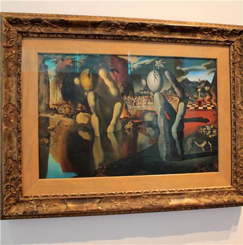 Salvador Dali und Hans Arp: Unterschiede und erstaunliche Parallelen 