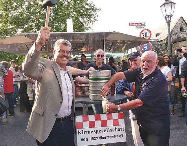 Pfarrer i.R. Stephan Augst begeisterte Jung und Alt erneut als Schirmherr 