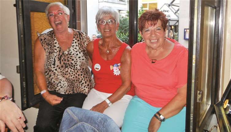 13 fidele Möhnen trafen sich 