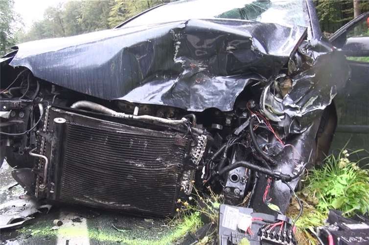 Unfallbeteiligte wurden schwer verletzt abtransportiert 