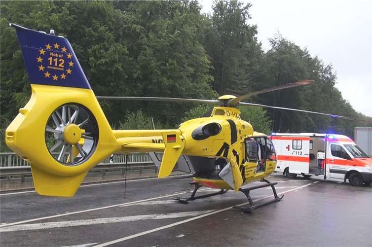Unfallbeteiligte wurden schwer verletzt abtransportiert 