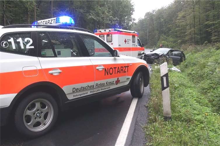 Unfallbeteiligte wurden schwer verletzt abtransportiert 