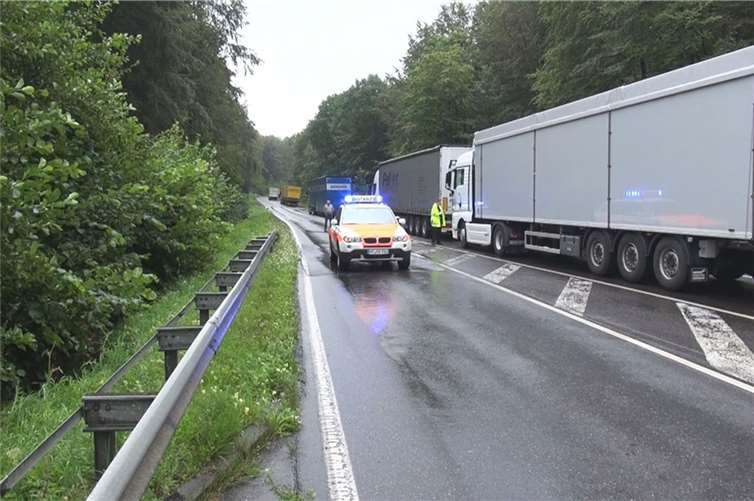 Unfallbeteiligte wurden schwer verletzt abtransportiert 