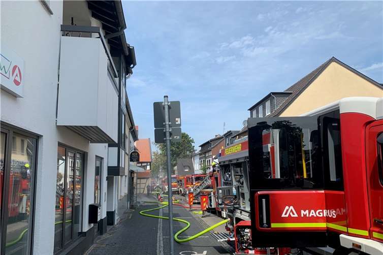 Brand von Wohn- und Geschäftshaus in Sinzig 
