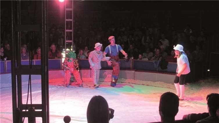 Kids bei ihrer Galavorstellung 