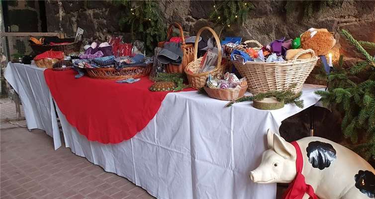 Weihnachtsausstellung mit Advents- und Weihnachtsdeko 