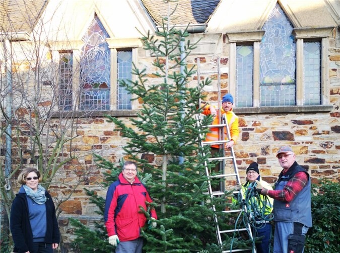 Ein Weihnachtsbaum für Sankt Anna 