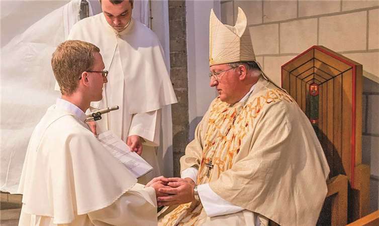 Zeitliche Profess für Frater Simon 