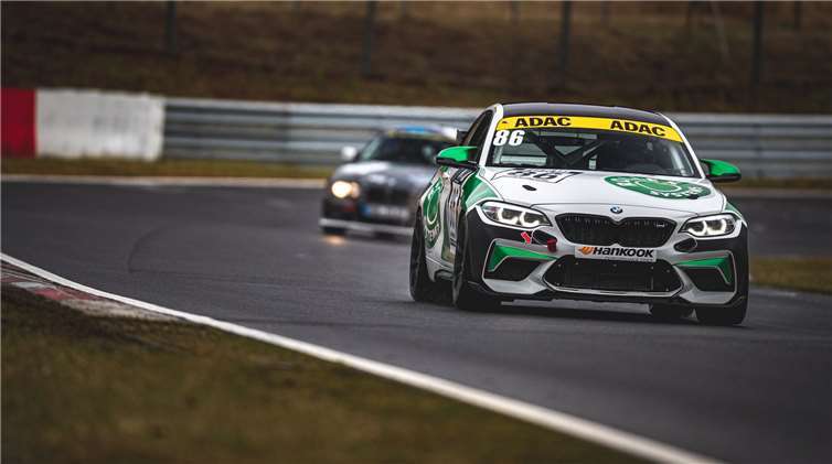 Bereit für die erste Startflagge 