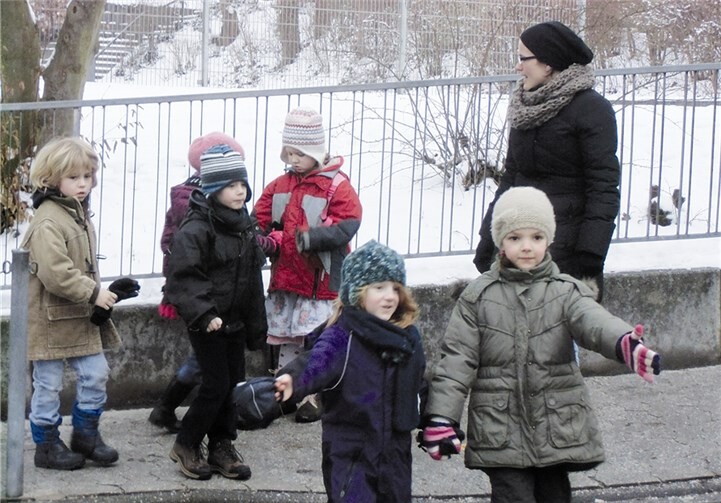 Aktion „Sicher im Verkehr“ mit den „Gelben Füßen“ und mit Hilfe der Polizei 