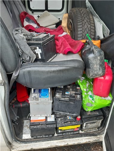 Polizei zieht Schrottfahrzeug auf Autobahn aus dem Verkehr 