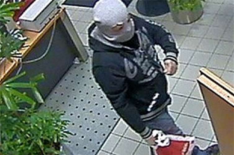 Banküberfall in Burgen: Täterfoto veröffentlicht 