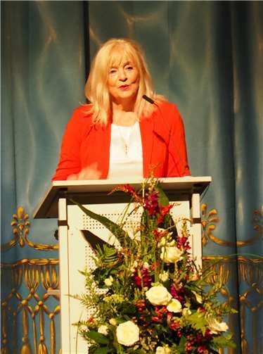 Eva Maria Enders und Prof. Georg Schmitz wurden ausgezeichnet 