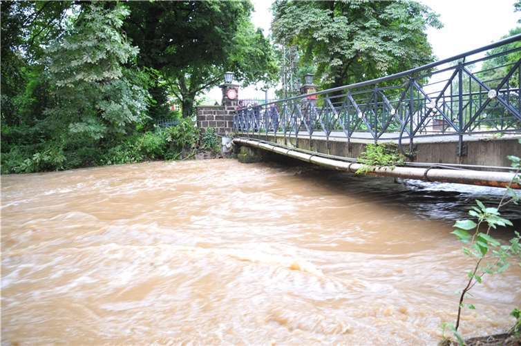 Nette wird reißender Strom 