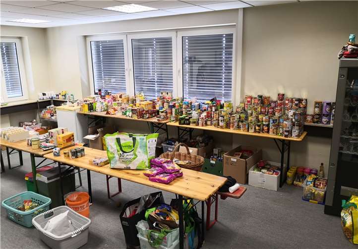 Mengen an Hilfsgütern stehen bereit 