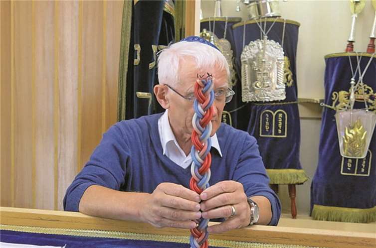 Jüdischen Friedhof besucht 