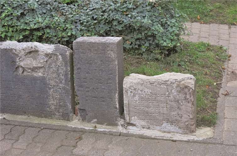 Jüdischen Friedhof besucht 