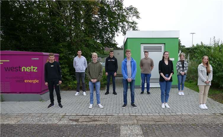 17 junge Menschen starten bei Westnetz in das Berufsleben
