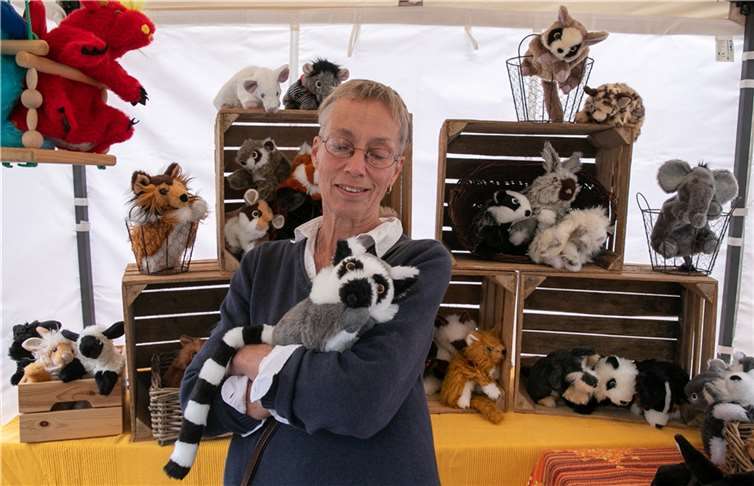 Buntes Angebot von A wie Adlerfotos bis Z wie Ziegenkäsespezialitäten 