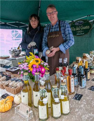 Buntes Angebot von A wie Adlerfotos bis Z wie Ziegenkäsespezialitäten 