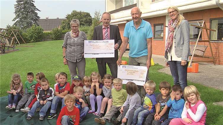 Endlich fröhlich matschen und schaufeln 