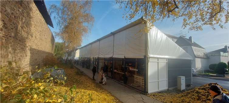 Pop-Up-Mall in Ahrweiler eröffnet Pop-Up-Mall in Ahrweiler eröffnet
