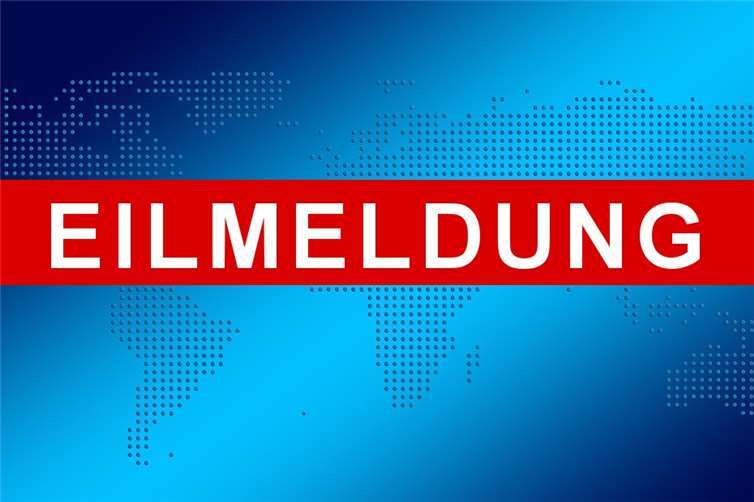 Sinzig: Lagerhalle steht im Vollbrand