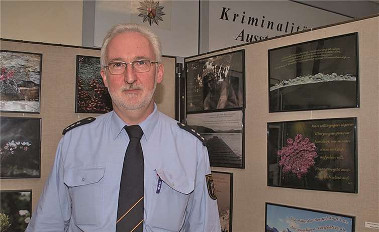 Polizeikünstler präsentieren Werke aus ihrem eigenen Blickwinkel