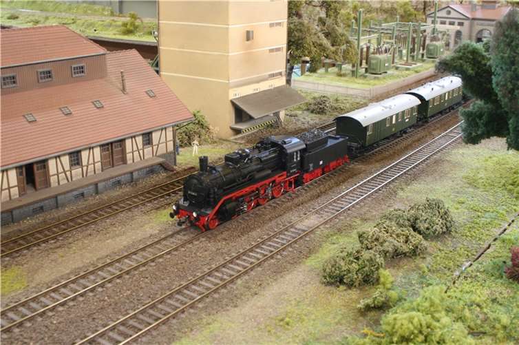 Miniatur-Züge rollen wieder 