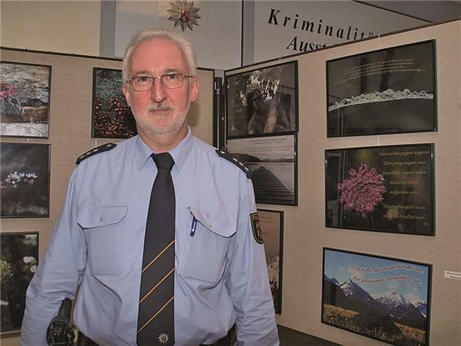 Polizeikünstler präsentieren Werke aus ihrem eigenen Blickwinkel 