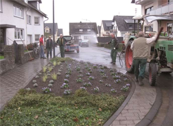 Herbstbepflanzung an „Cossmanns Eck“ 