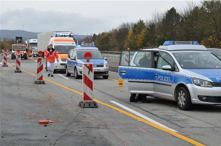 BLICK aktuell TV: PKW rast in Baustelle 