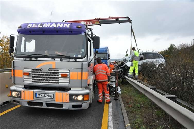 BLICK aktuell TV: PKW rast in Baustelle 