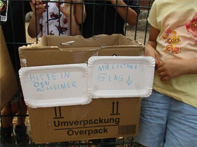 Müll auf dem Kita-Weg: Den Maxi-Kindern in Thür reichts 