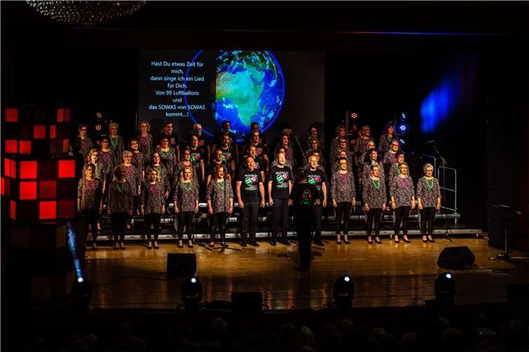 80er Jahre Chorshow im Stadttheater 