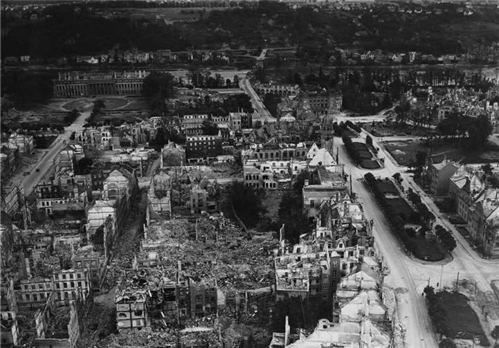 Großteil der Koblenzer Innenstadt zerstört 