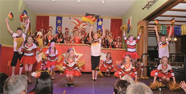 Die lustigen Weiber starteten in die neue Karnevalssession 