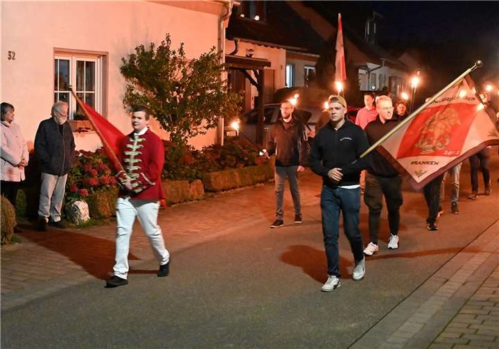 Kirmestreiben im Höhenort Kirmestreiben im Höhenort