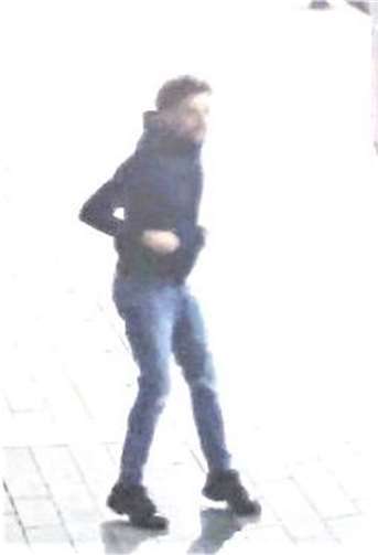 Foto-Fahndung: Goldkette bei Straßenraub vom Hals gerissen  